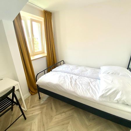 Apartament Sanok-Z Widokiem Na Rynek I Tarasem Kültér fotó