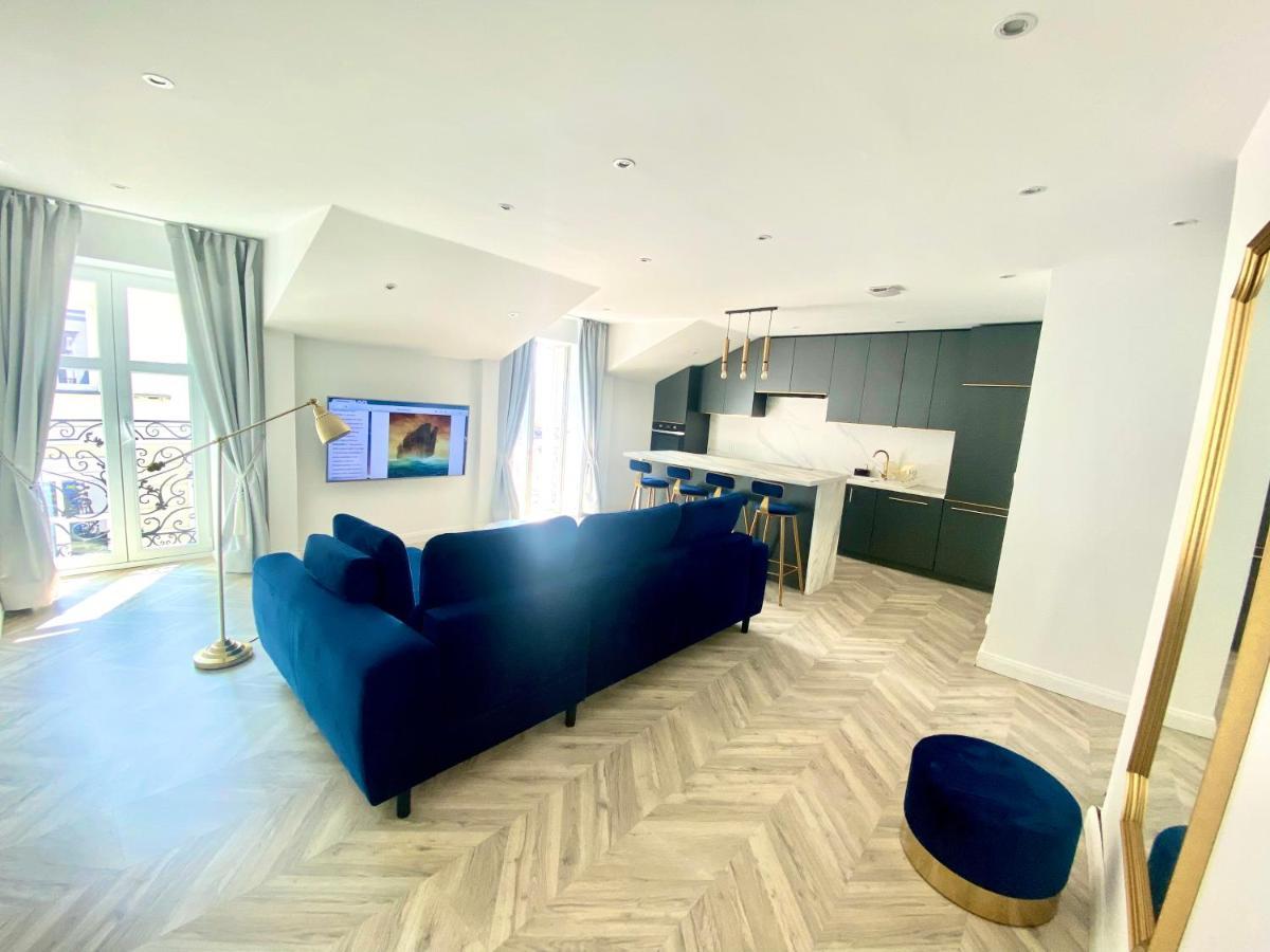 Apartament Sanok-Z Widokiem Na Rynek I Tarasem Kültér fotó
